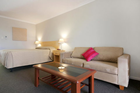 Dog Rock Motel - Accommodation Whitsundays 15