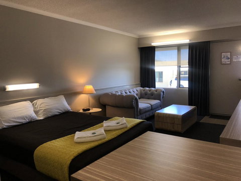 Dog Rock Motel - Accommodation Whitsundays 20