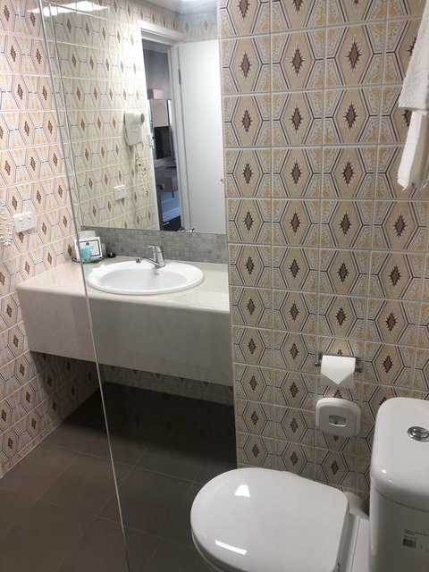 Dog Rock Motel - Accommodation Whitsundays 13