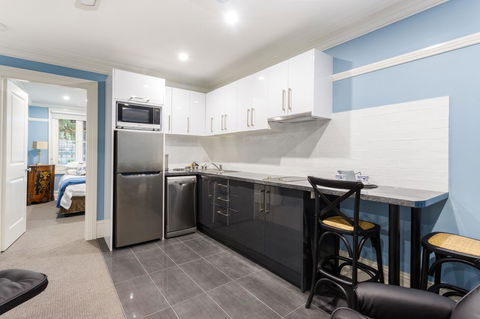 Blue Door Apartments - Accommodation Whitsundays 3