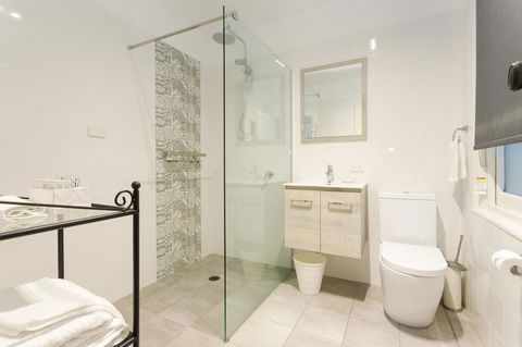 Blue Door Apartments - Accommodation Whitsundays 1