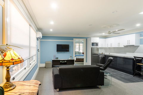 Blue Door Apartments - Accommodation Whitsundays 14