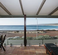 Canal Rocks Beachfront Apartments - Accommodation Whitsundays