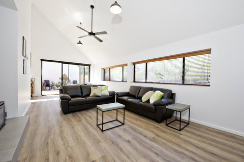 Margaret River Bungalow-1-street - Pet Friendly - Accommodation Whitsundays 11