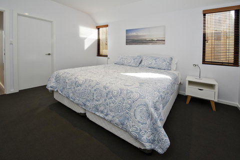 Margaret River Bungalow-1-street - Pet Friendly - Accommodation Whitsundays 3
