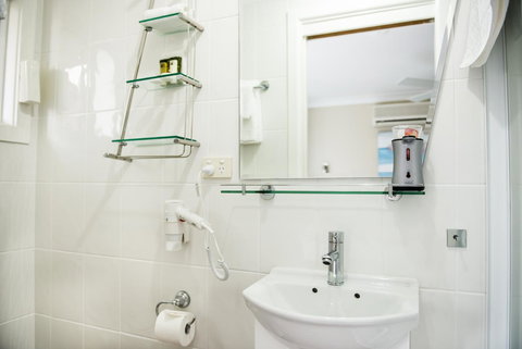 Nelson Bay Bed & Breakfast - Accommodation Whitsundays 25