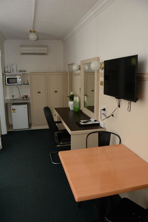 Ben Chifley Motor Inn - Accommodation Whitsundays 17