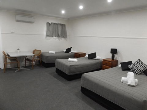 Ben Chifley Motor Inn - Accommodation Whitsundays 5