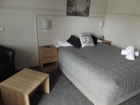 Ben Chifley Motor Inn - Accommodation Whitsundays 9