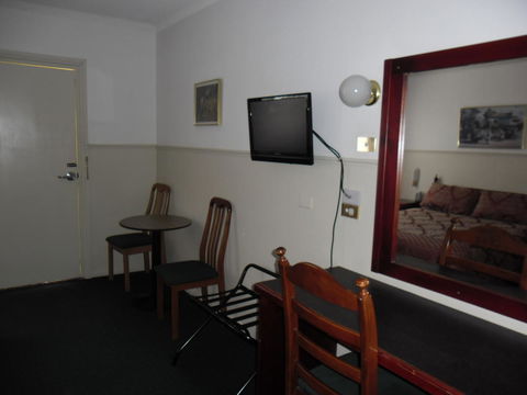 Ben Chifley Motor Inn - Accommodation Whitsundays 41
