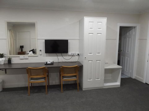 Ben Chifley Motor Inn - Accommodation Whitsundays 6