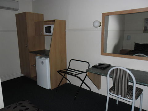 Ben Chifley Motor Inn - Accommodation Whitsundays 33