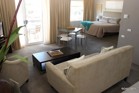 Mollymook Cove Apartments - Accommodation Whitsundays 19