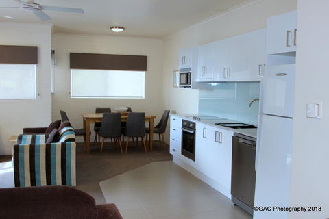 Mollymook Cove Apartments - Accommodation Whitsundays 15