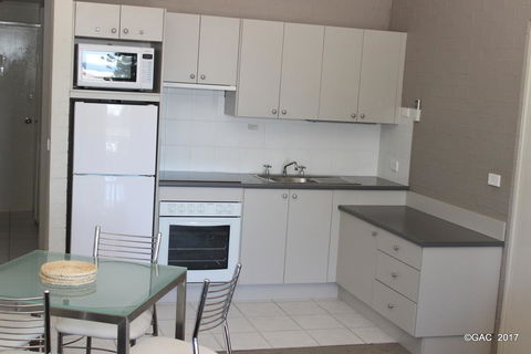 Mollymook Cove Apartments - Accommodation Whitsundays 23