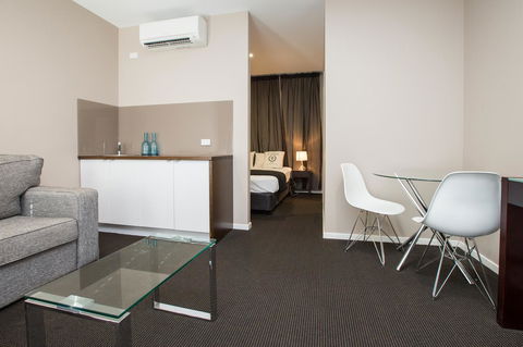 Crossroads Hotel - Accommodation Whitsundays 38