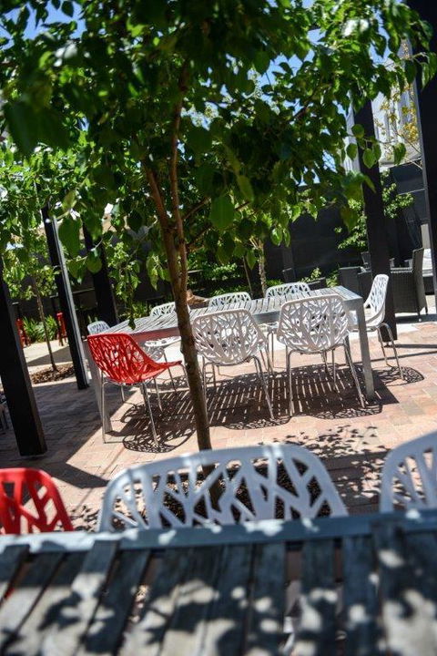 Crossroads Hotel - Accommodation Whitsundays 24