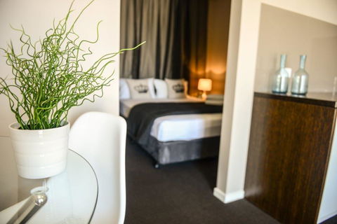 Crossroads Hotel - Accommodation Whitsundays 21