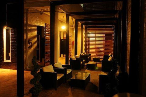 Crossroads Hotel - Accommodation Whitsundays 29