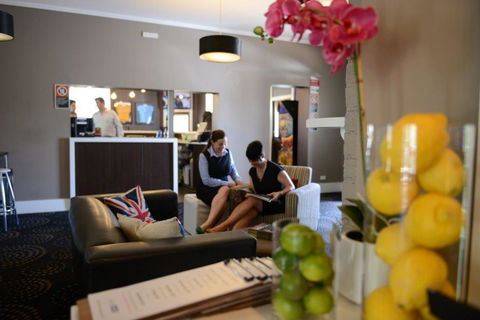 Crossroads Hotel - Accommodation Whitsundays 36