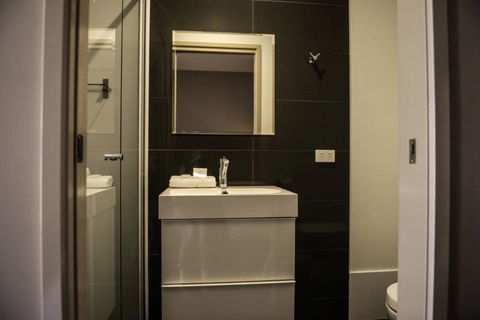 Crossroads Hotel - Accommodation Whitsundays 22