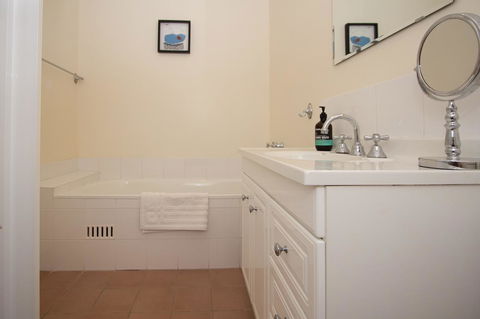 Stay In Mudgee The Grove, The Church, And Premium Private Homestead - Accommodation Whitsundays 34