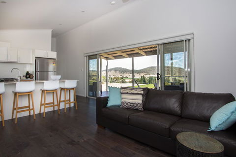 Stay In Mudgee The Grove, The Church, And Premium Private Homestead - Accommodation Whitsundays 9