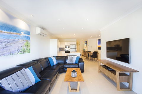 Beachfront 2 - Accommodation Whitsundays 9