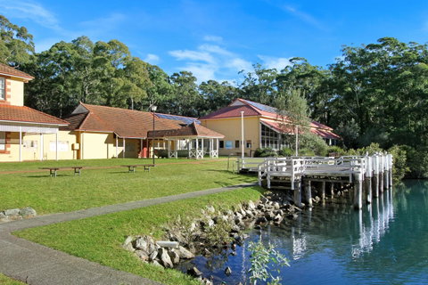 Huskisson Holiday Motel Cabins - Accommodation Whitsundays 11