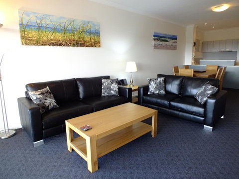 Pacific Marina Apartments - Accommodation Whitsundays 16