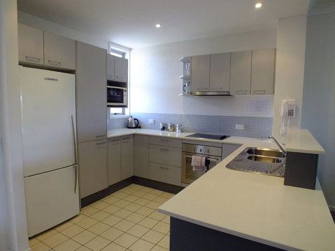 Pacific Marina Apartments - Accommodation Whitsundays 9