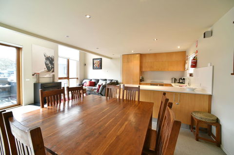 Snowstream 4 - Accommodation Whitsundays 9