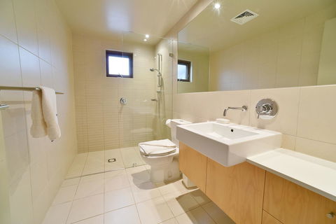Snowstream 4 - Accommodation Whitsundays 4