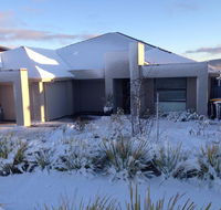 Jindabyne Executive - Accommodation Whitsundays