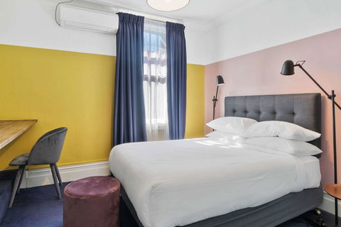 Hotel Harry, Ascend Hotel Collection - Accommodation Whitsundays 13