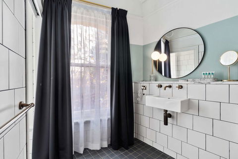 Hotel Harry, Ascend Hotel Collection - Accommodation Whitsundays 35