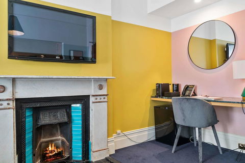 Hotel Harry, Ascend Hotel Collection - Accommodation Whitsundays 4
