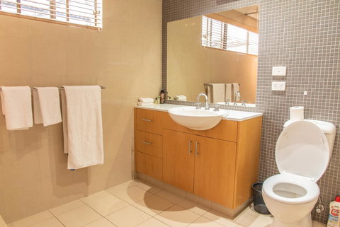 Belmont - Accommodation Whitsundays 12