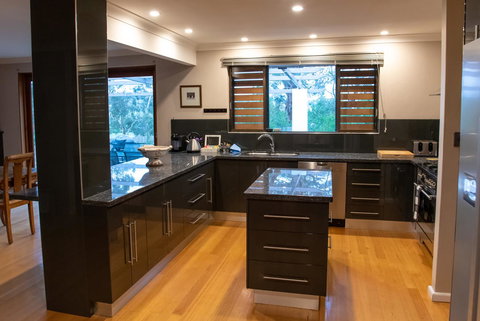 Belmont - Accommodation Whitsundays 25