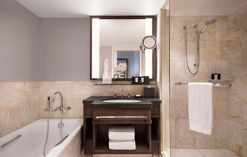 Four Seasons Hotel Sydney - Accommodation Whitsundays 5