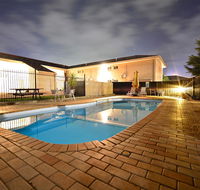 Winning Post Motor Inn - Accommodation Whitsundays