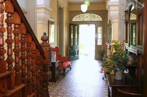 Avonmore On The Park Boutique Hotel - Accommodation Whitsundays 5