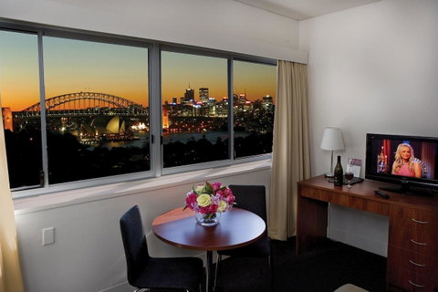 Macleay Hotel - Accommodation Whitsundays 0