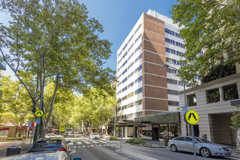 Macleay Hotel - Accommodation Whitsundays 1