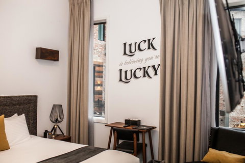 The Lucky Hotel - Accommodation Whitsundays 1
