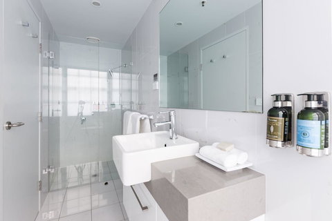 The Lucky Hotel - Accommodation Whitsundays 4