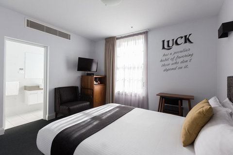 The Lucky Hotel - Accommodation Whitsundays 24