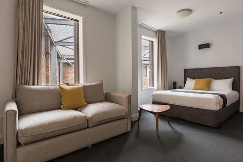 The Lucky Hotel - Accommodation Whitsundays 18