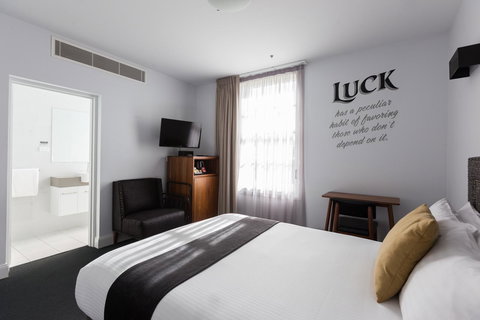 The Lucky Hotel - Accommodation Whitsundays 3