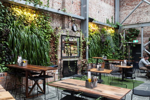 The Lucky Hotel - Accommodation Whitsundays 12